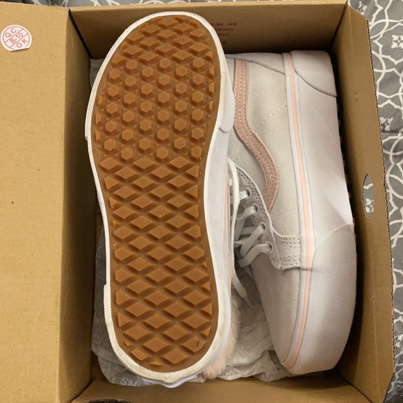 Vans - Picture 2 of 3